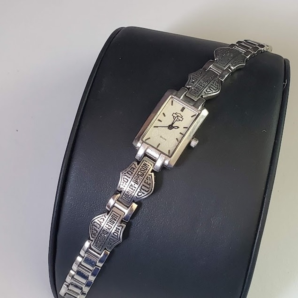 Harley-Davidson Bulova Womens Watch Silver Tone Shield Logo 76L23 2007 A7